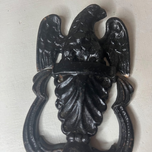 Vintage American Bald Eagle Door Knocker Black Cast Iron Patriotic Decor - Picture 3 of 5